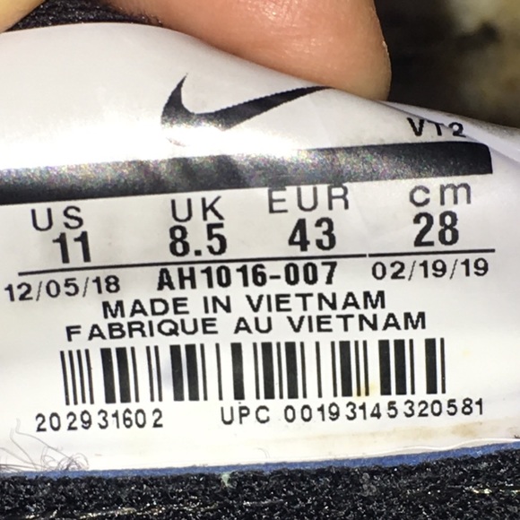 Nike Odyssey React 2 Flyknit Black White - Picture 11 of 11